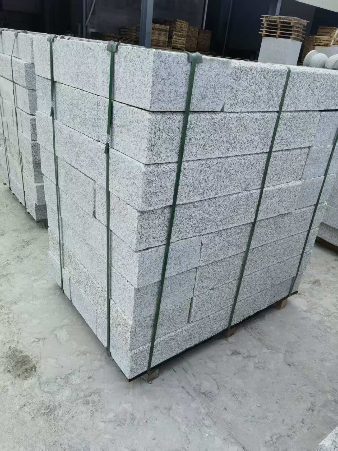 重庆 芙蓉白火烧两面路沿石