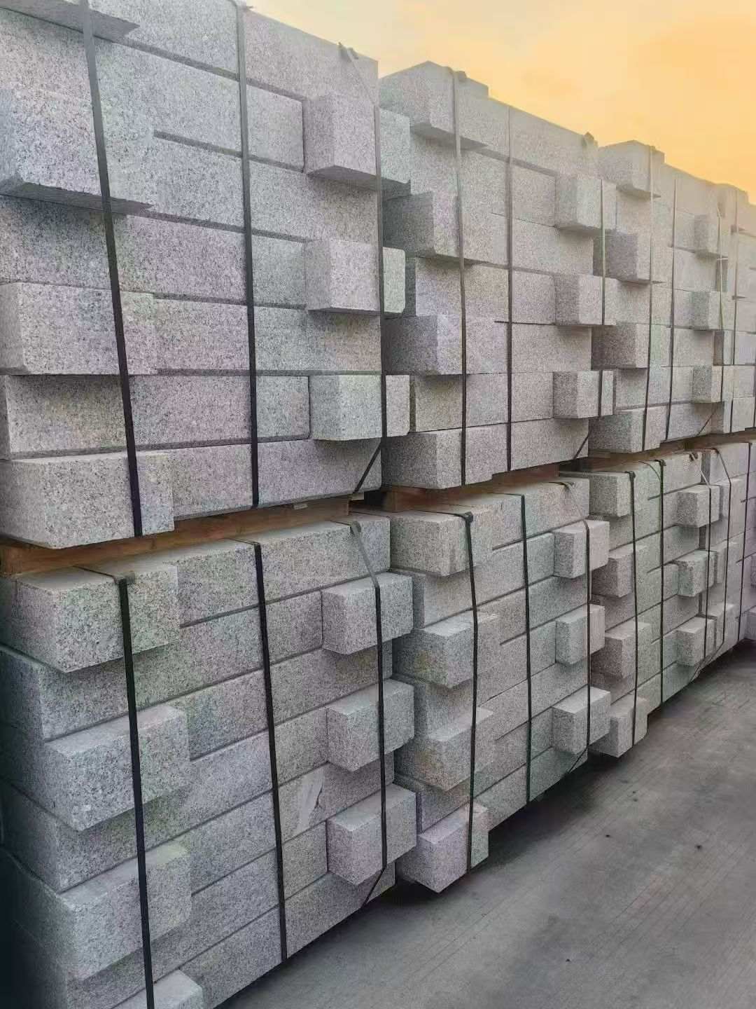 重庆 芝麻白路沿石