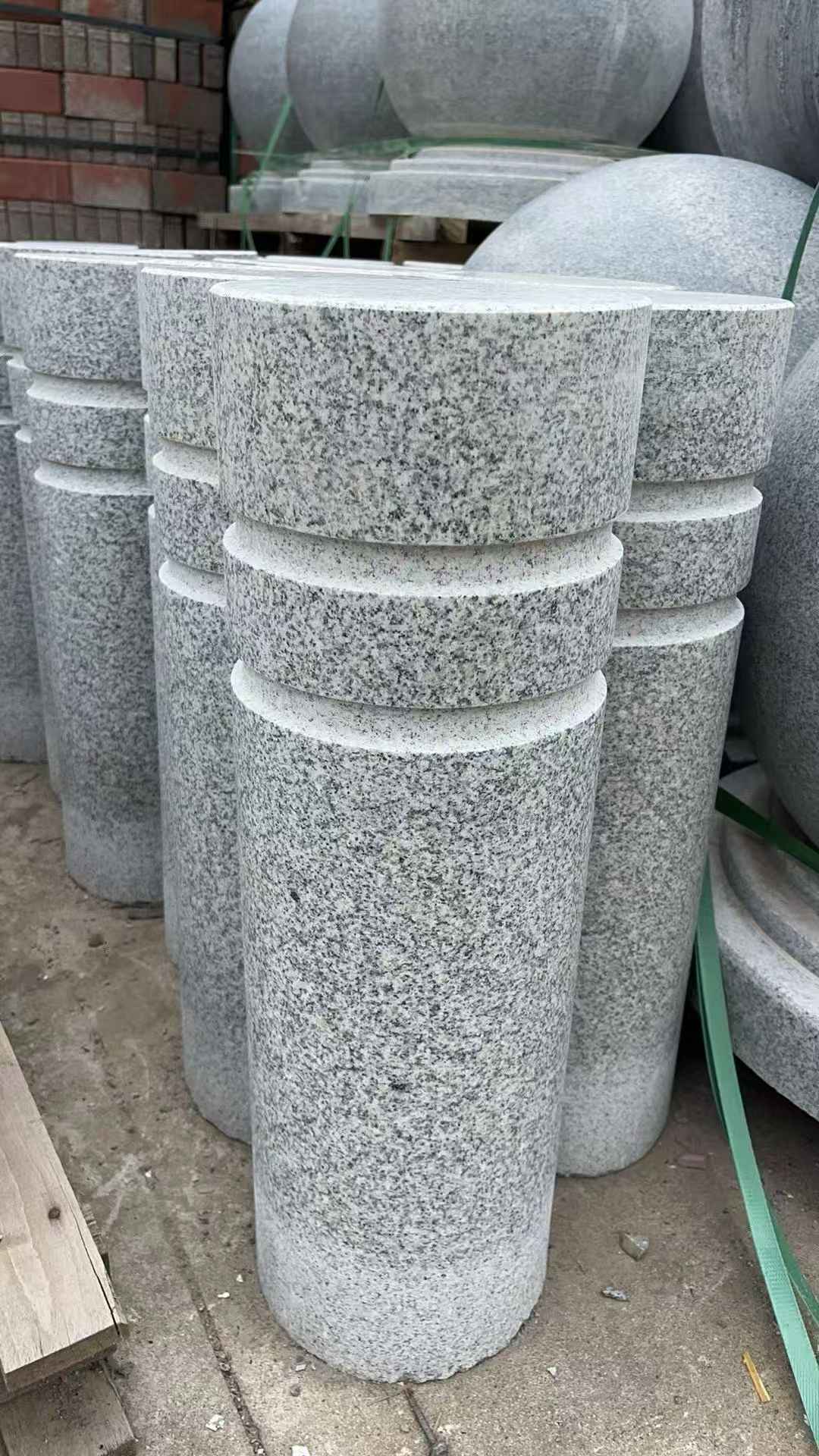 重庆 芝麻白花岗岩挡车柱、隔离柱多少钱