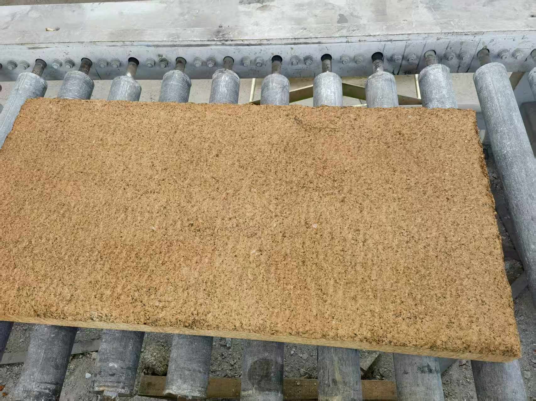 重庆 菠萝面老石板，做旧仿古石，流水线生产加工
