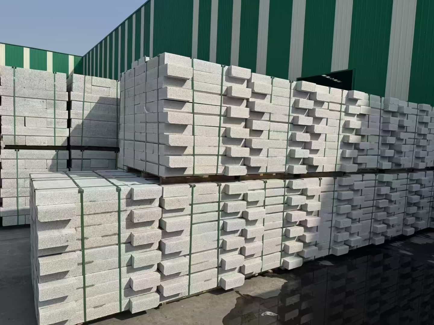重庆芝麻白路沿石