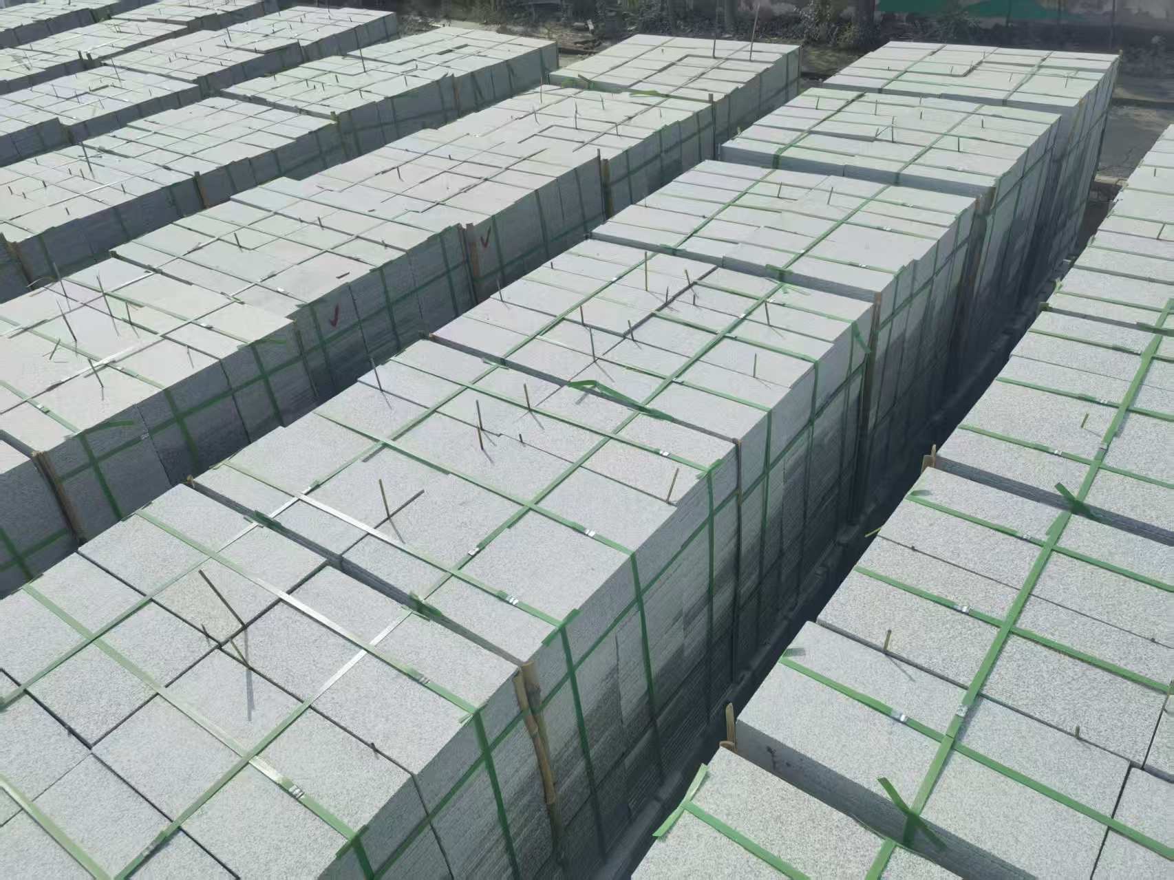 重庆 芝麻白1.8公分火烧300*600地铺，清仓大甩卖