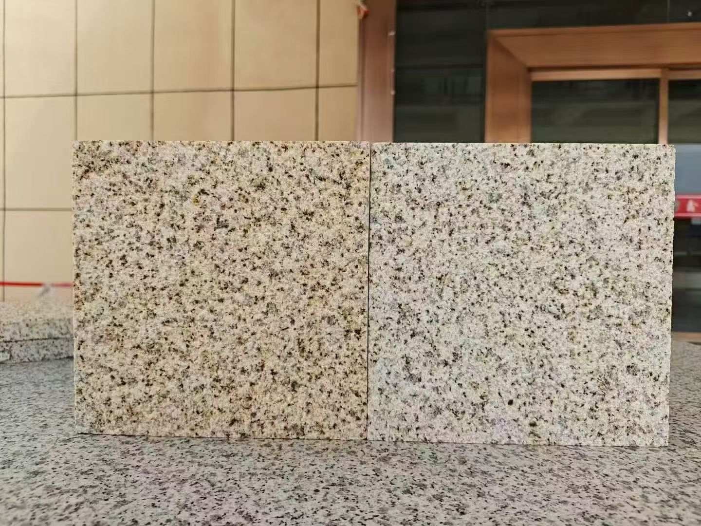 重庆 黄金麻荔枝面，中黄与浅黄