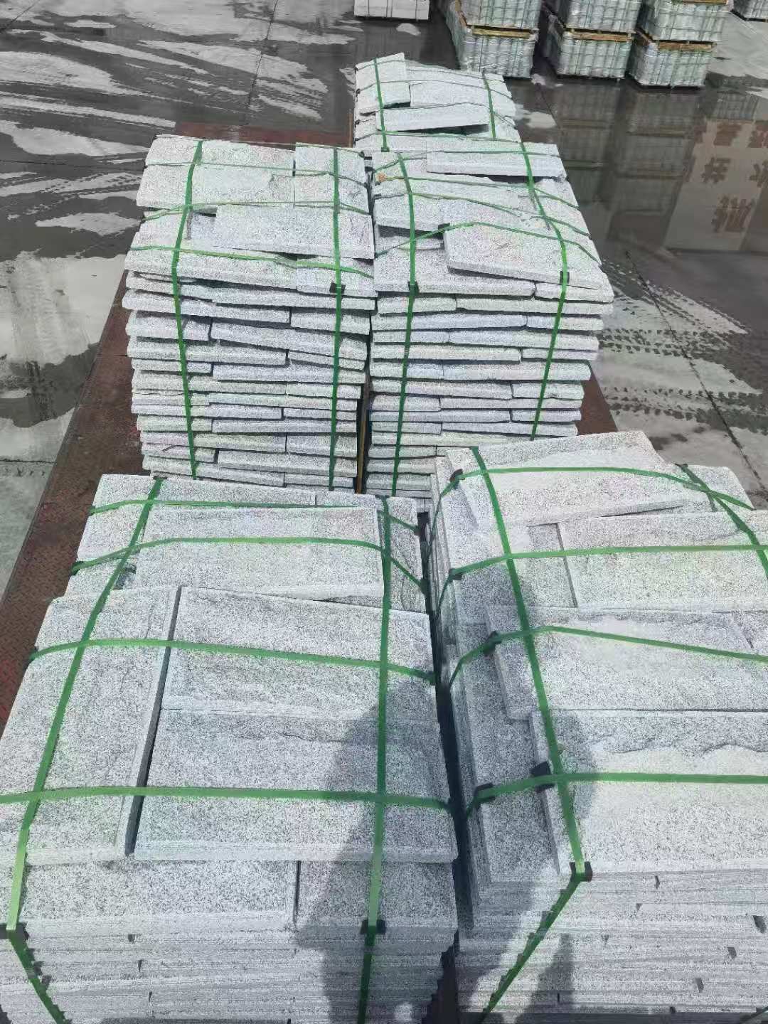 重庆 芝麻白蘑菇石装车出货