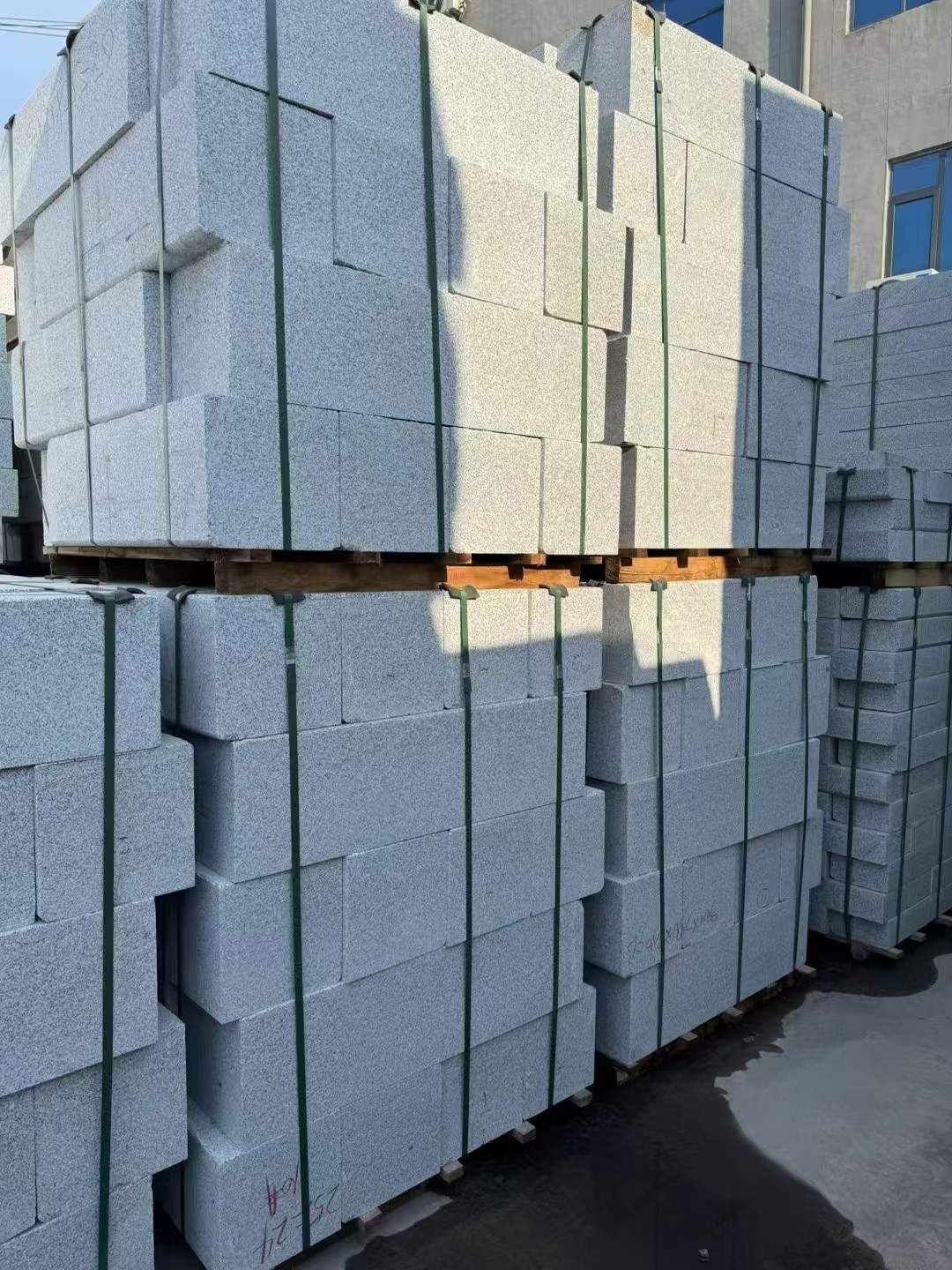 重庆 芝麻白路沿石