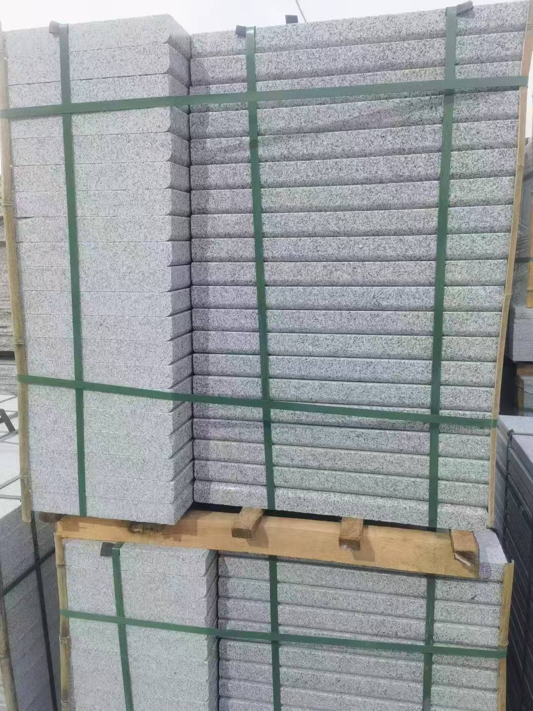 重庆 5公分芝麻白，倒斜角，室外楼梯踏步