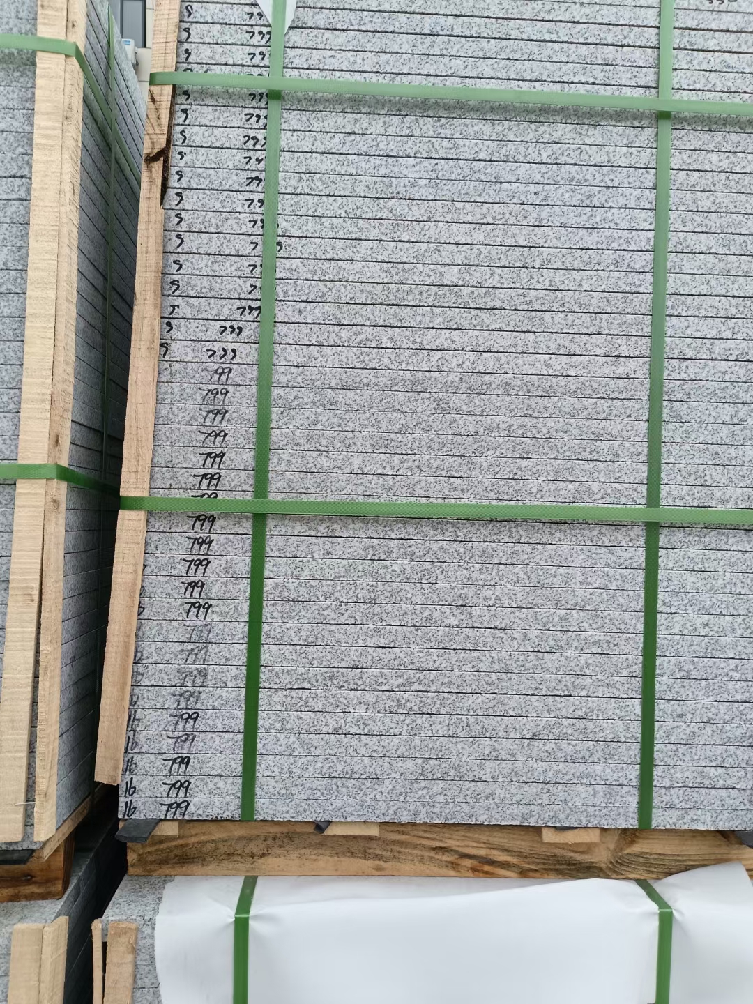 重庆 芝麻白石材地铺做法